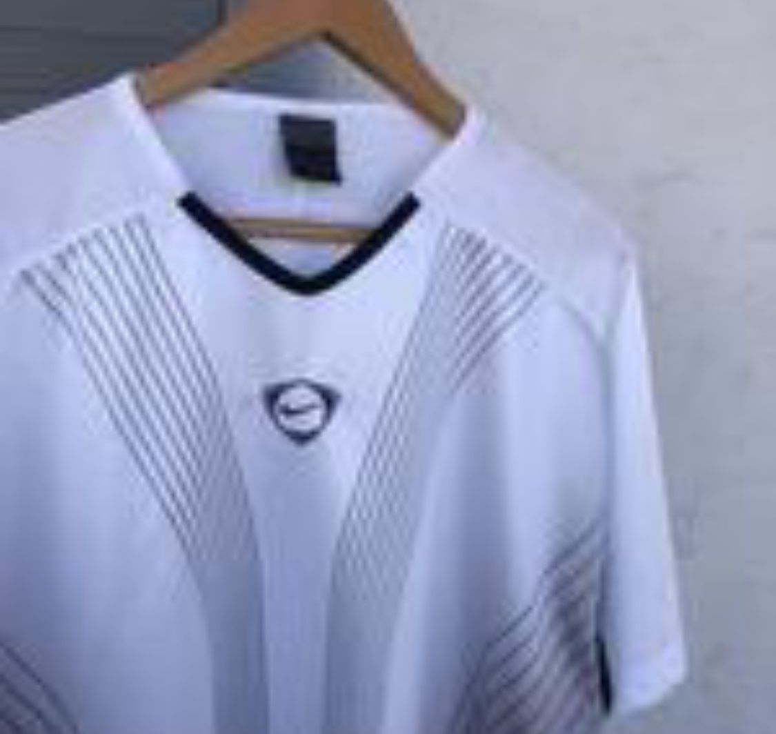 Nike T-shirt: Nike Sportshirt – Usato da Fribourg venduto da ann_l9b7 1