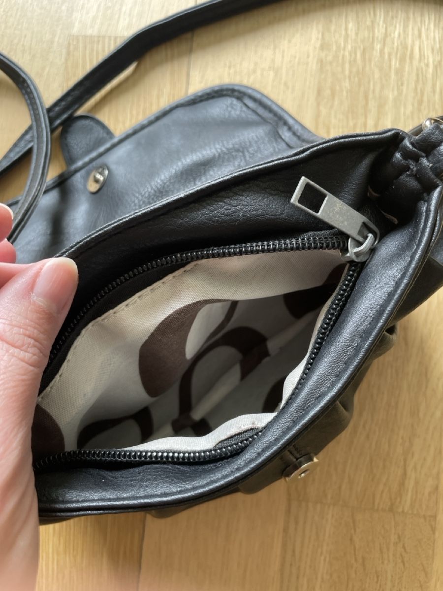 Borse da donna: Kleine, schwarze Umhängetasche  – Usato da Rüfenacht BE venduto da Edinas_shop 3