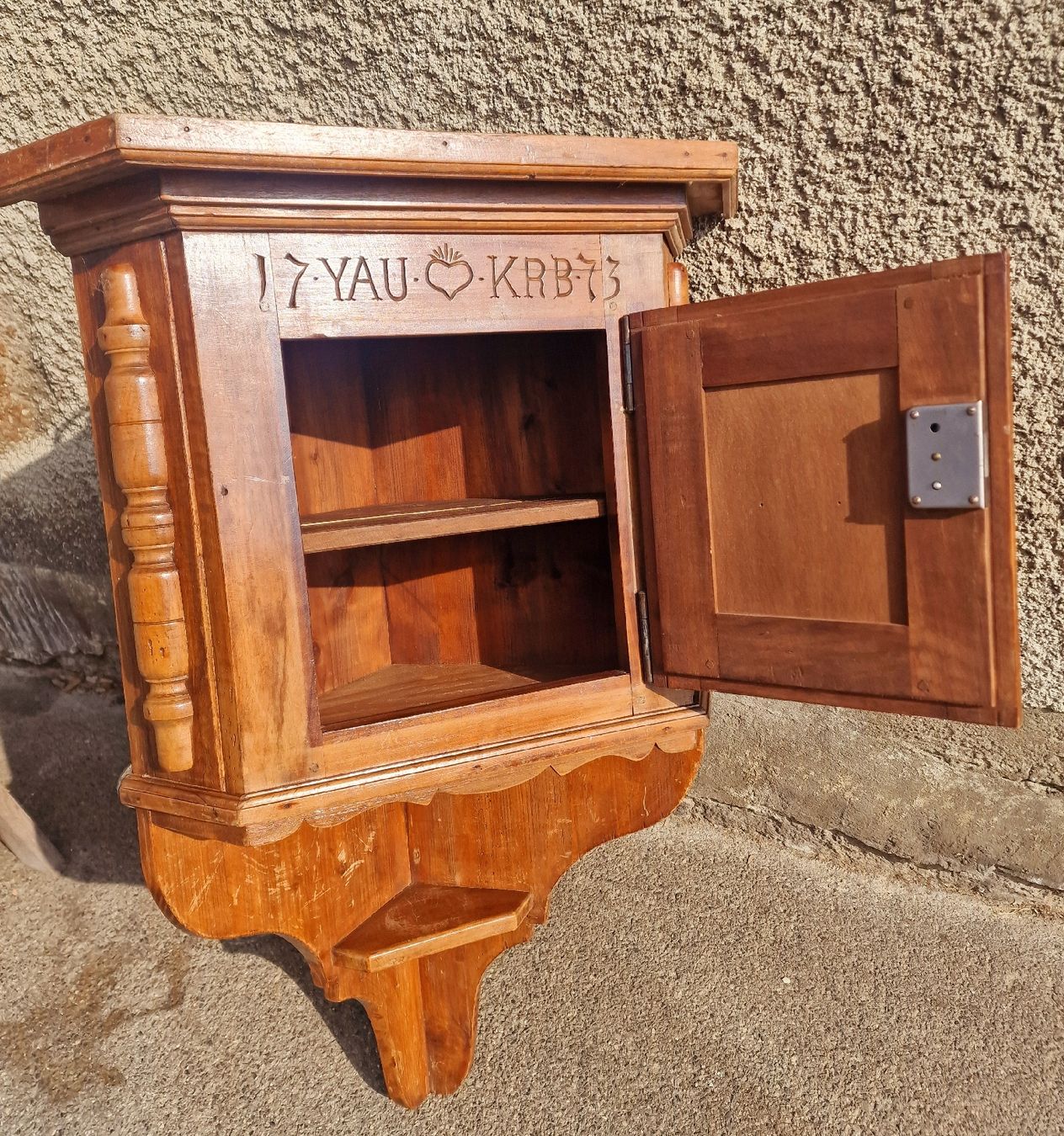 Armadi: Armoire d'angle ancienne – Usato da Lausanne venduto da ama_2fz8 1