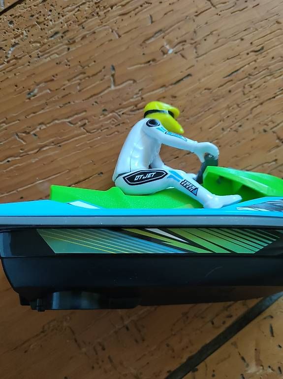 Altro: Petit jet ski avec pile – Usato da Bière venduto da bla_b9zg 1