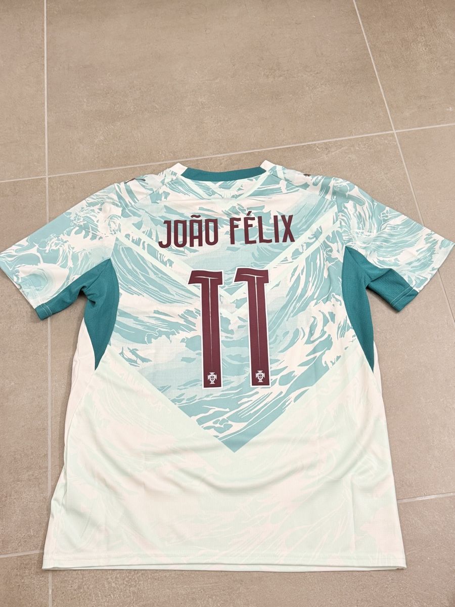 Puma Scarpe, pantaloni & magliette da ginnastica: Maillot Portugal Away – Nuovo e nell'imballaggio originale da Cormondrèche venduto da LeGrand911
