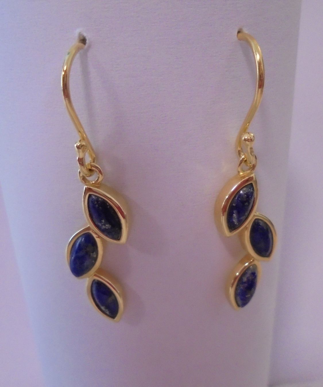Orecchini pendenti & Orecchini a lobo: Echtschmuck: Lapislazuli Silberohrhänger, vergoldet – Nuovo (secondo la descrizione) da Zuchwil venduto da maumauchi 2