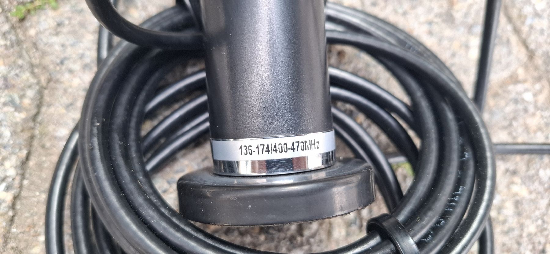 Radiocomunicazione: Unauffällige VHF/UHF Magnetfußantenne Versand+Verpackung – Usato da Chur venduto da Giffa-04-06