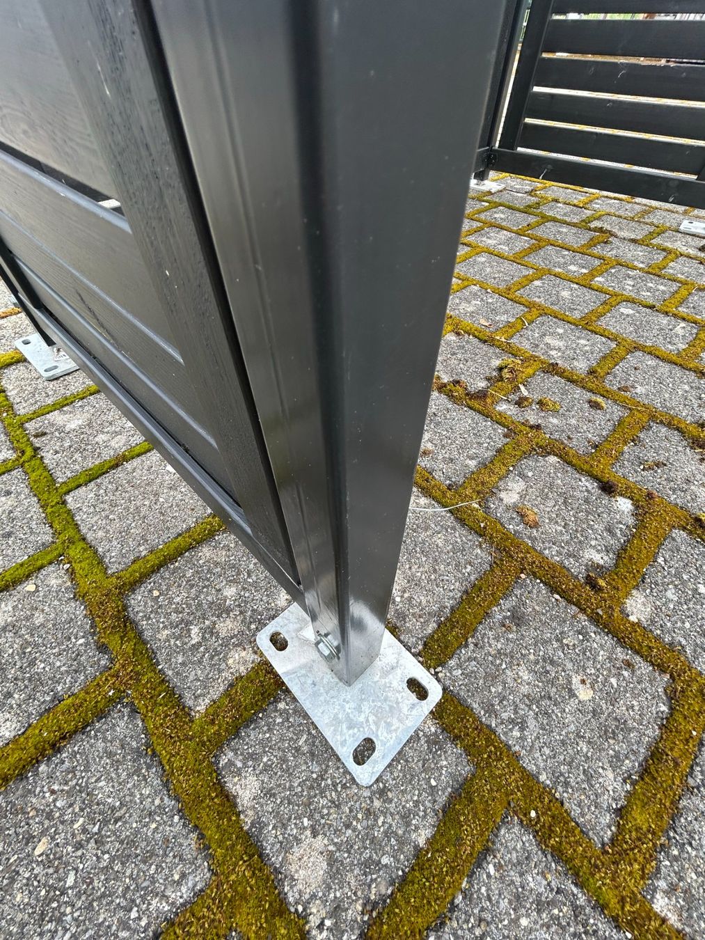 Geländer: Mülltonnenverkleidung – Gebraucht aus Gontenschwil von colibri24. 2