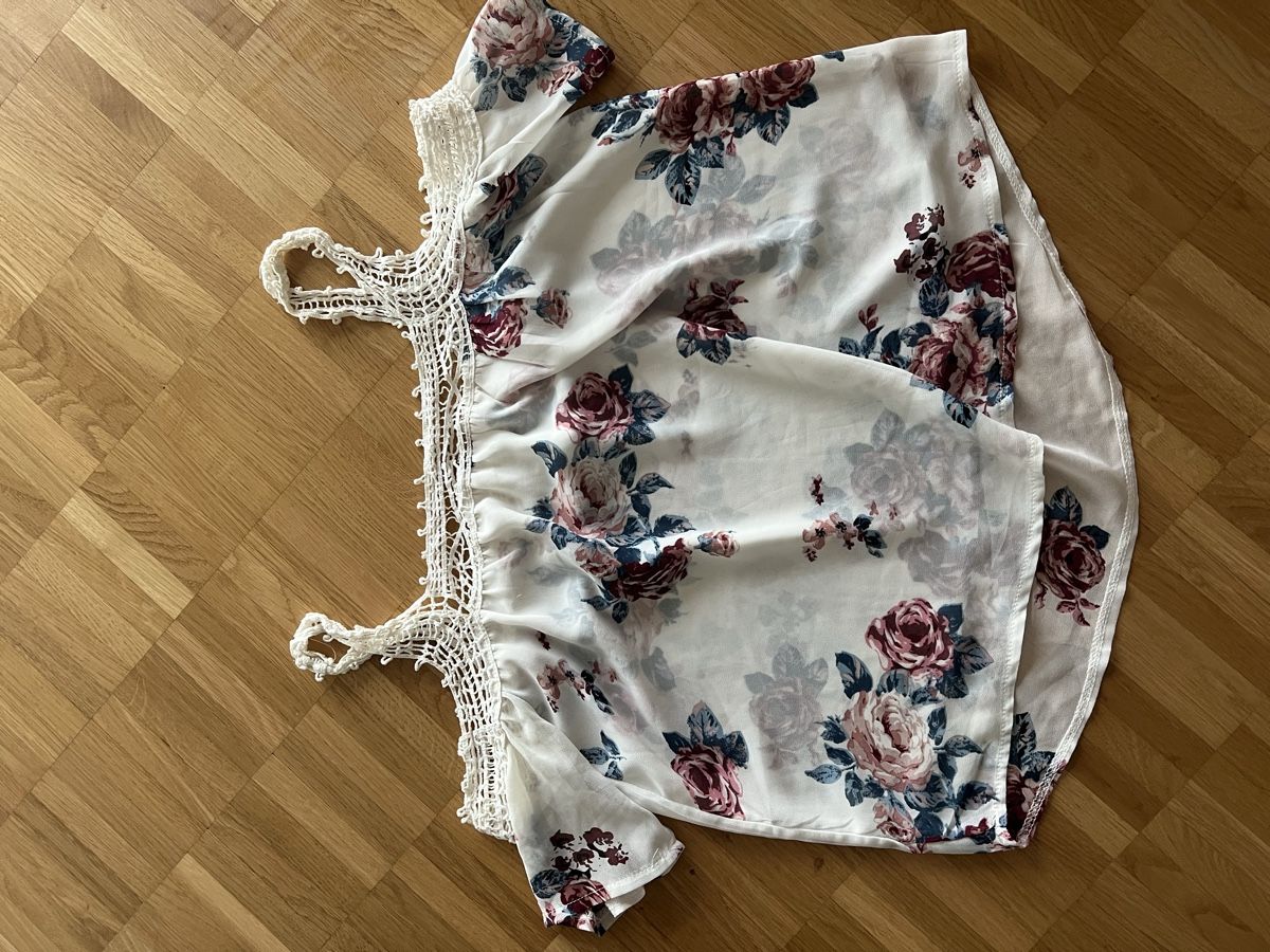 Tops: Blumentop – D'occasion à Basel par san_zks2 1