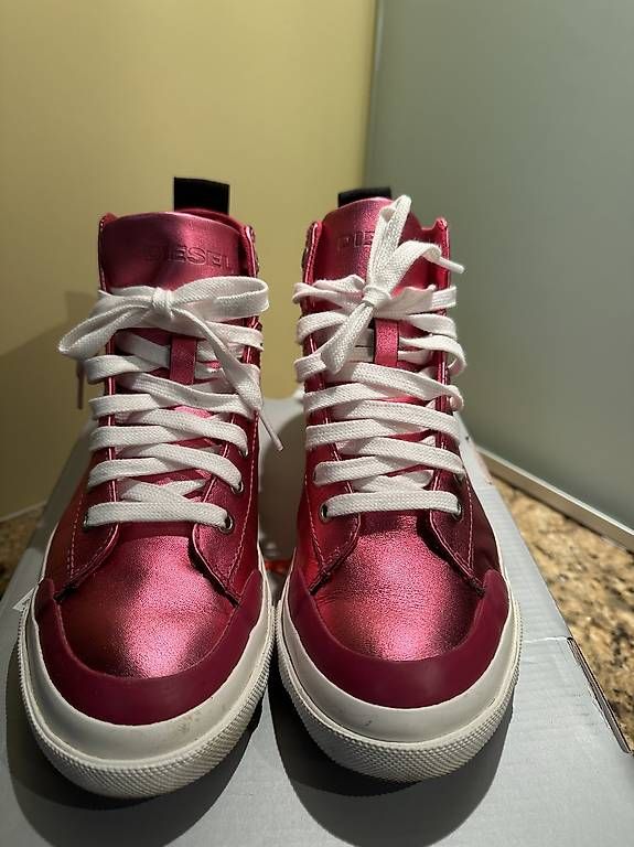 Diesel Scarpe da donna: Scarpe DIESEL rosa – Usato da Claro venduto da fru_fn7k 1