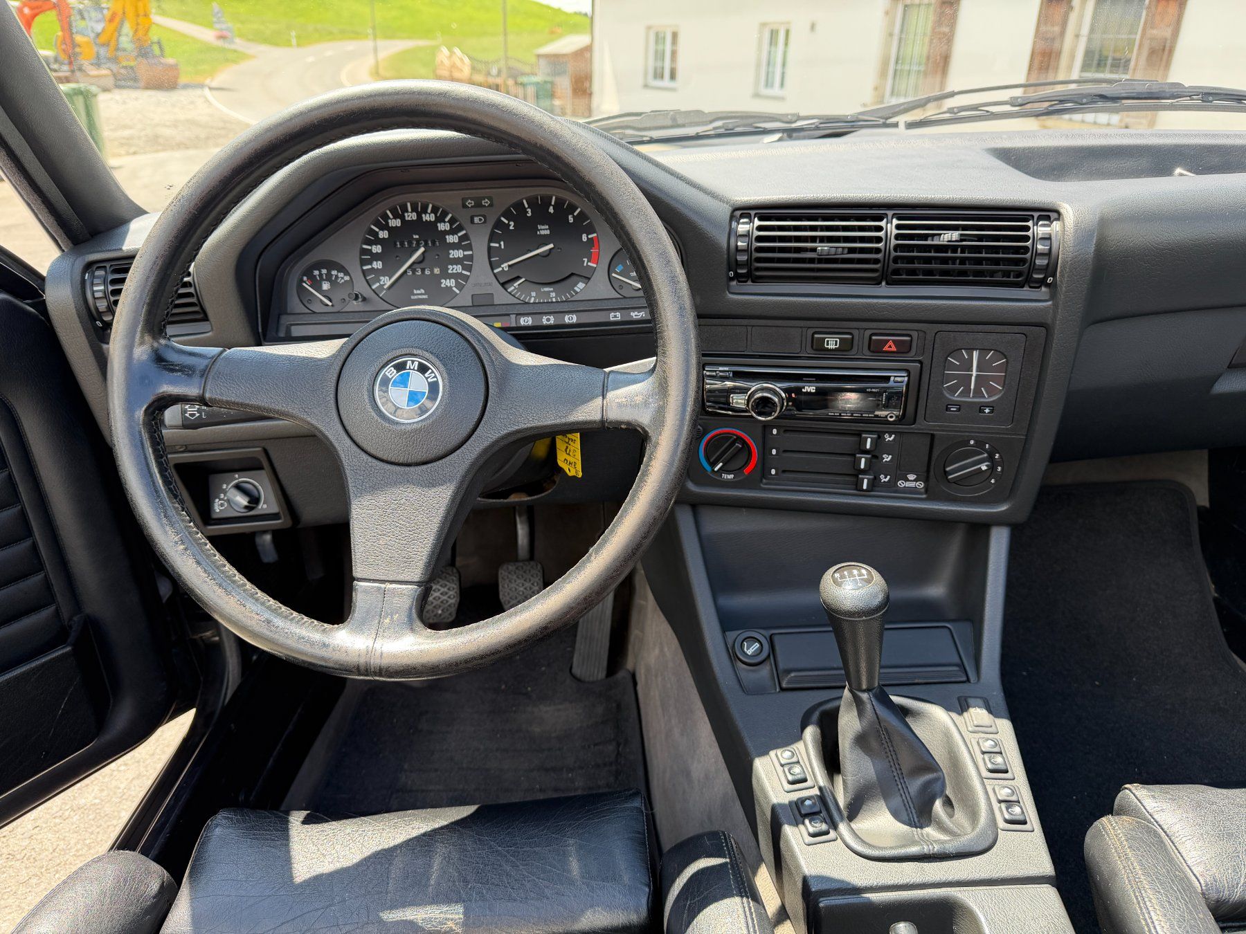BMW Automobili: GEPFLEGTES 318i CABRIO MIT VERTERANENSTATUS – Usato da Richterswil venduto da 723738 4