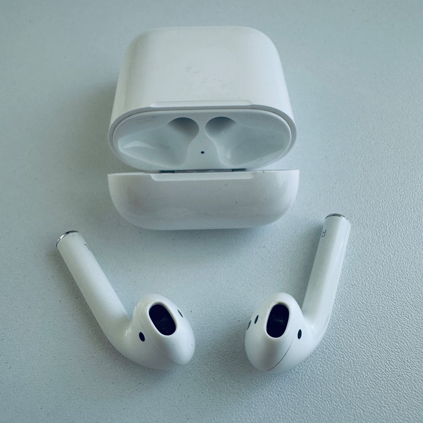 Apple Cuffie: Original Apple AirPods 2 Kopfhörer Wireless Lightning Kabel – Usato da Basel venduto da MY.AIRPODS.SHOP 3