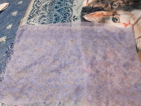 Schal lila mit Blumenmuster und Fransen guter Zustand