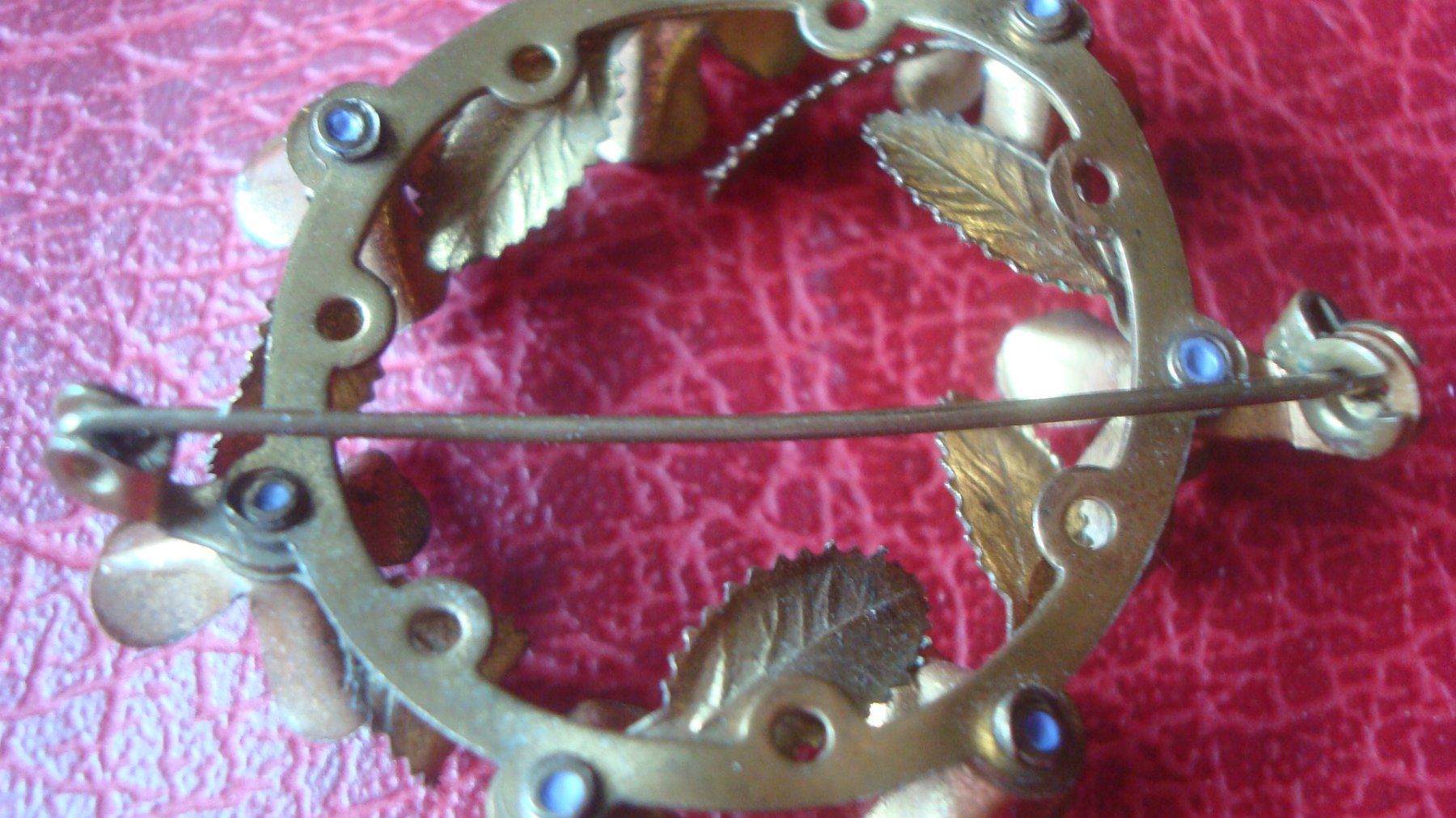 Spille & Fermagli: Brosche Blumenkranz Metall Vintage – Usato da Münchenstein venduto da Pesci6 2