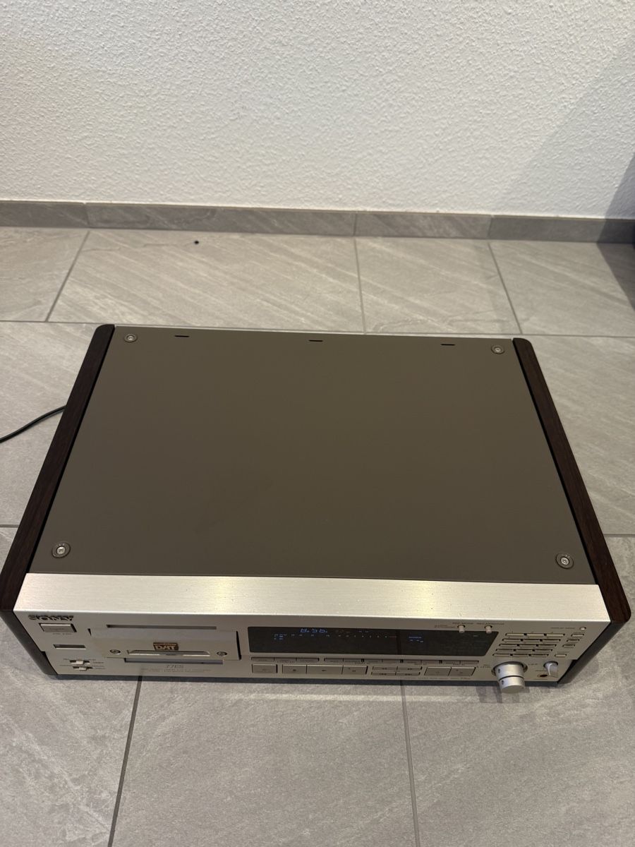 Sony Registratori: Sony DTC 77 ES DAT Recorder gebraucht holzseiten – Usato da Muttenz venduto da dav_t52f 6