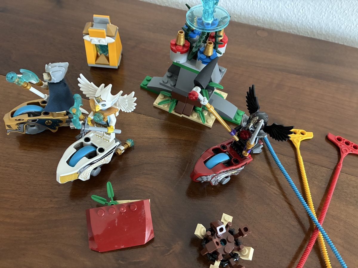 Lego Jeux de construction: Lego Chima 70108 + 70114  – D'occasion à Zürich par alva12 3