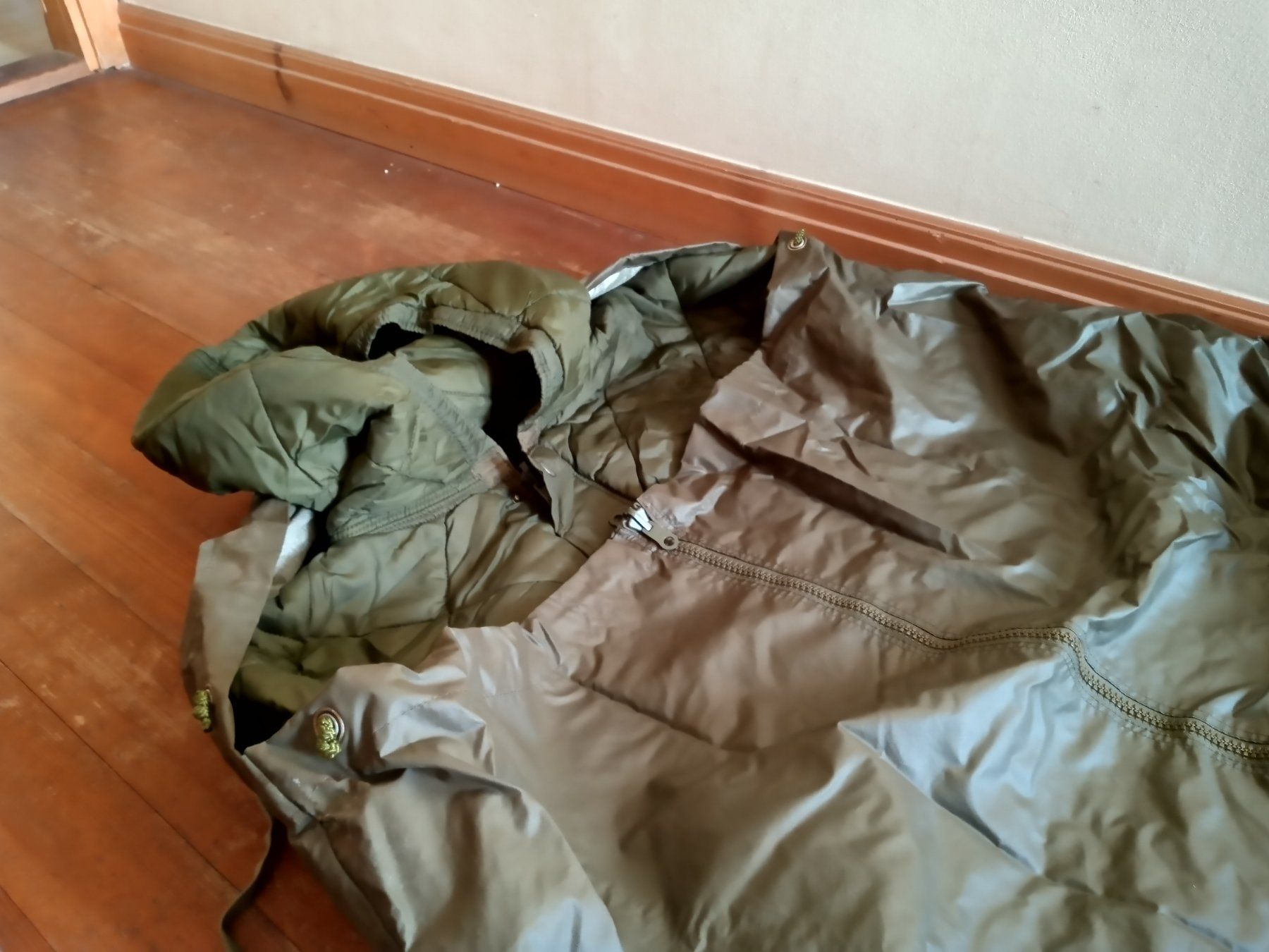Sacchi a pelo: Armeeschlafsack, Militär Schlafsack – Usato da Prez-vers-Siviriez venduto da Monija70 1