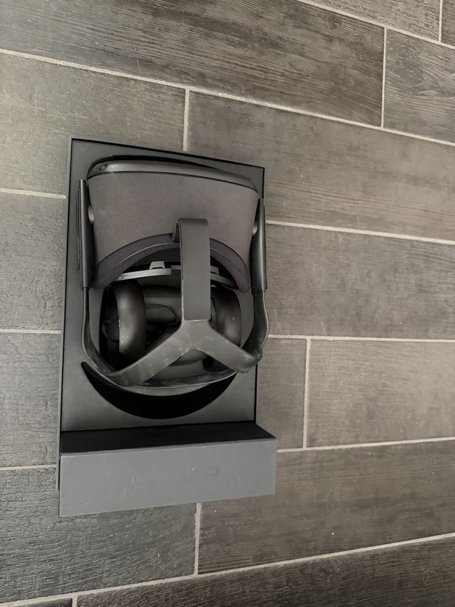 Meta Casque VR: Oculus Quest VR Brille gute Zustand – Neuf avec emballage d'origine à Allschwil par die_vjt5