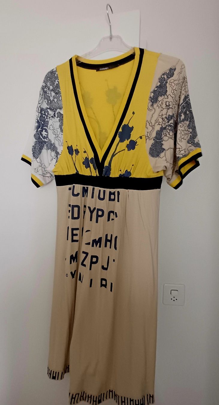 Kleider: Damen Kleid gr.S, Viscose, Ohrringe gratis – Gebraucht aus basel von tama_fab 1