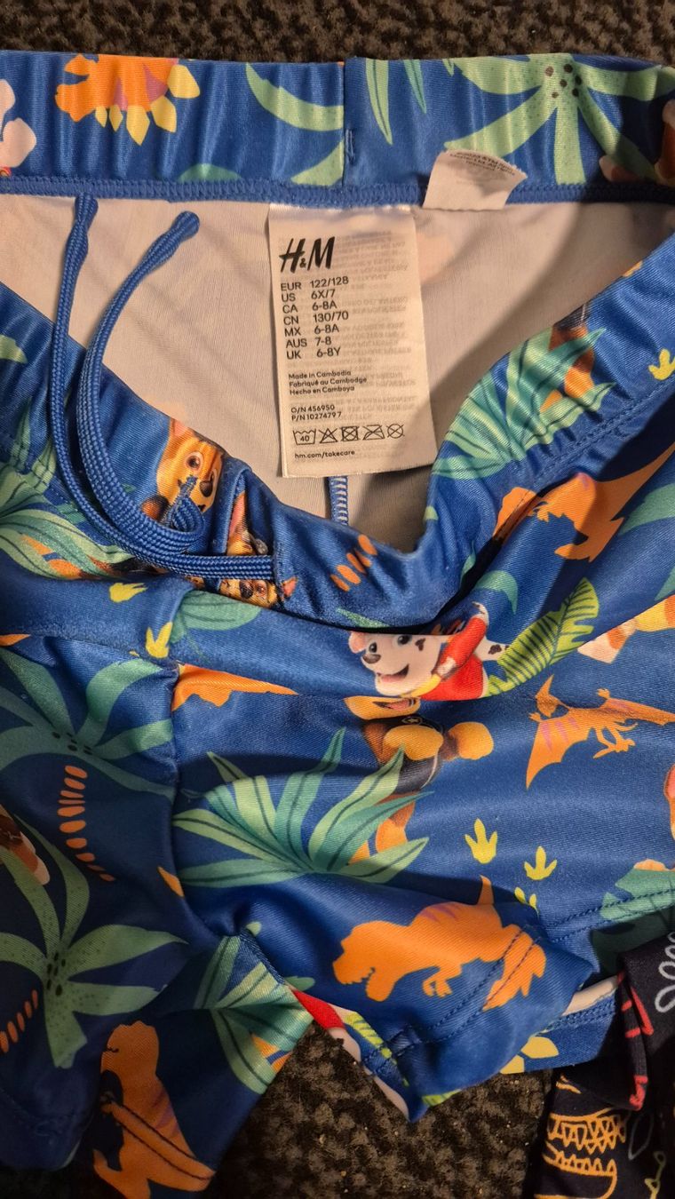 Kleiderpakete & -sets: Badehose Dino H&M, C&A Gr.110/116 und 122/128 – Gebraucht aus St. Margrethen SG von vka_f8qq 2