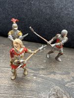 3 Ritter Spielfiguren Set mit Waffen gebrauchter Zustand