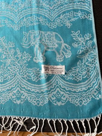 Châle Pashmina 100% cachemire turquoise motifs éléphants