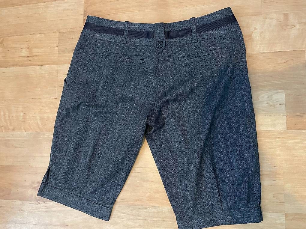 Pantaloni: Aussergewöhnliche Hose Gr. M – Usato da Willisau venduto da ani_gtk8 3