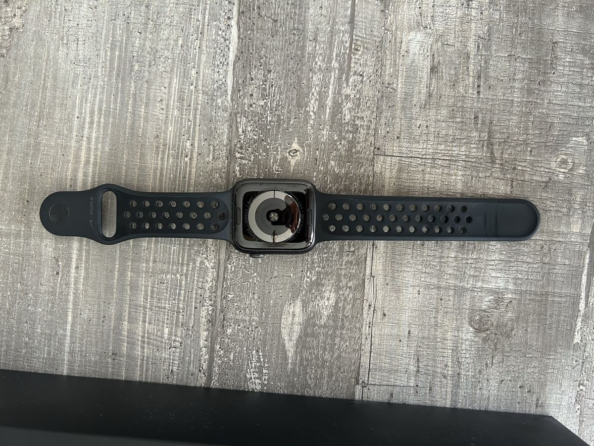 Apple Smartwatch: Apple watch série 5 x nike – Gebraucht aus Fribourg von Arthur_4 1