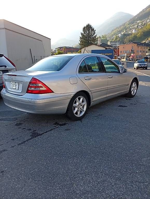 Mercedes-Benz Autos: MERCEDES BENZ C 240 – Gebraucht aus Gordola von sai_2bz9 5