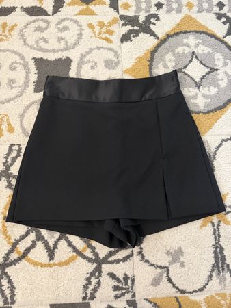 Jupe-short ZARA noire taille M bon état