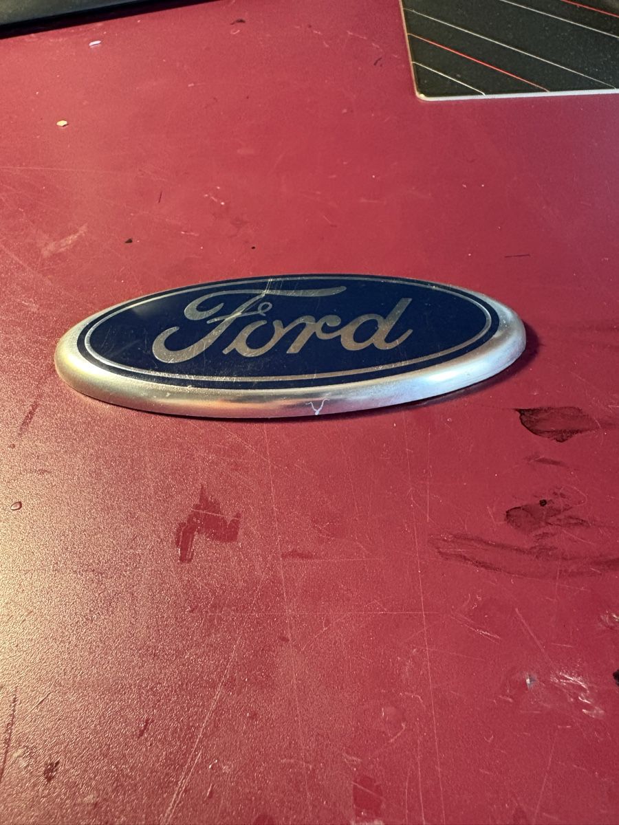 Ford Tutti pezzi di ricambio auto: Ford Emblem Logo blau oval – Usato da Grosshöchstetten venduto da Faebu_0412 1