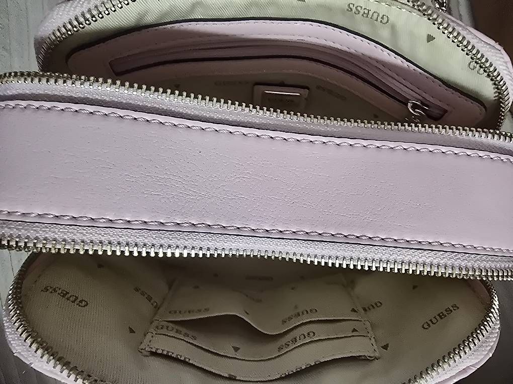 Sacs femmes: Guess Camera Bag in Rosa – D'occasion à Grenchen par sja_klm2 3
