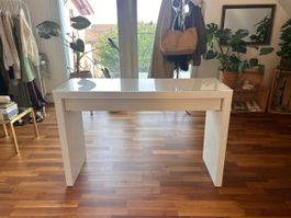 IKEA MALM Friesiertisch