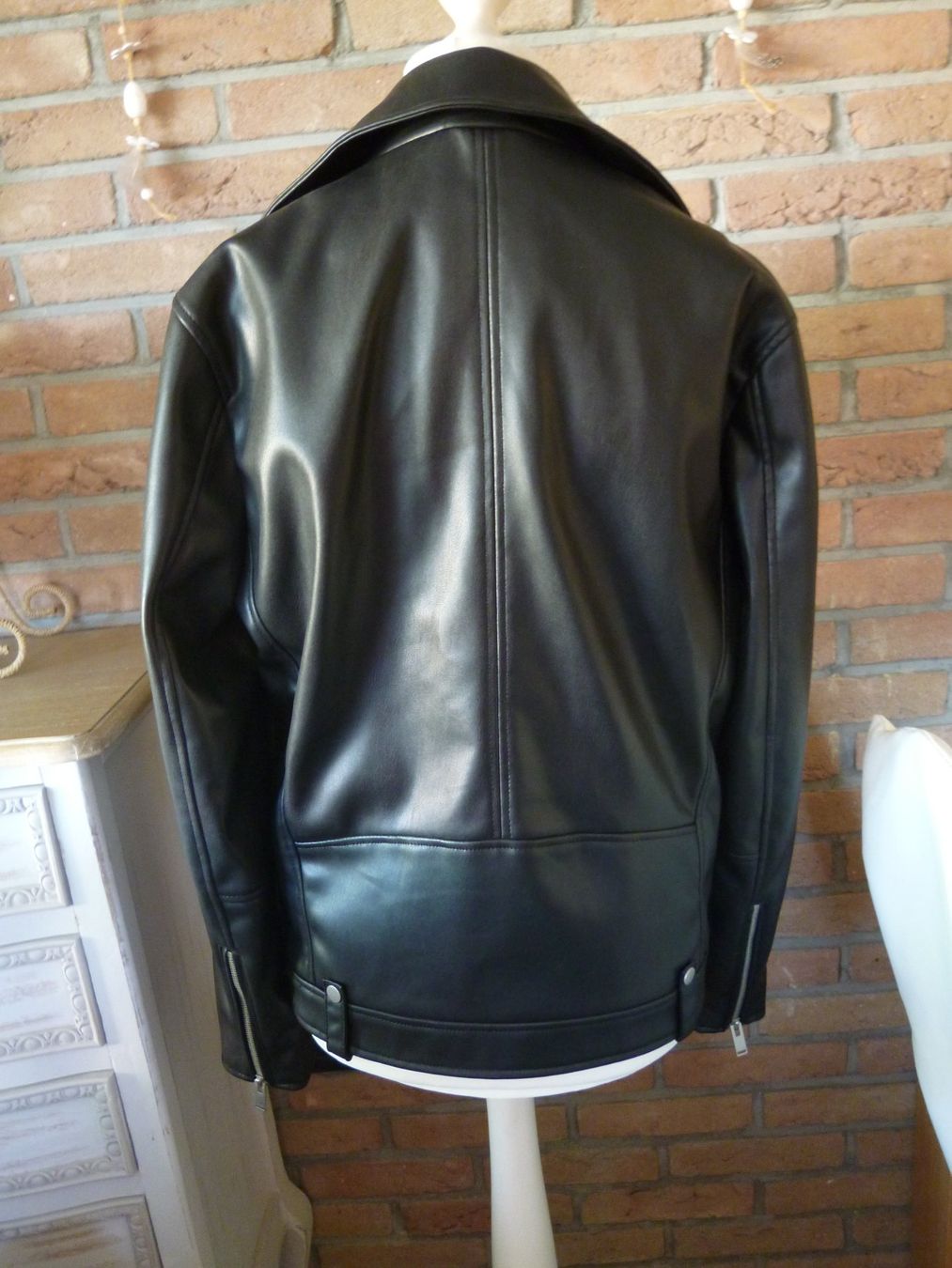 Zara Giacche: schwarze Kunstleder JACKE  Gr. S  Zara – Usato da Dättlikon venduto da Mamakuga 4