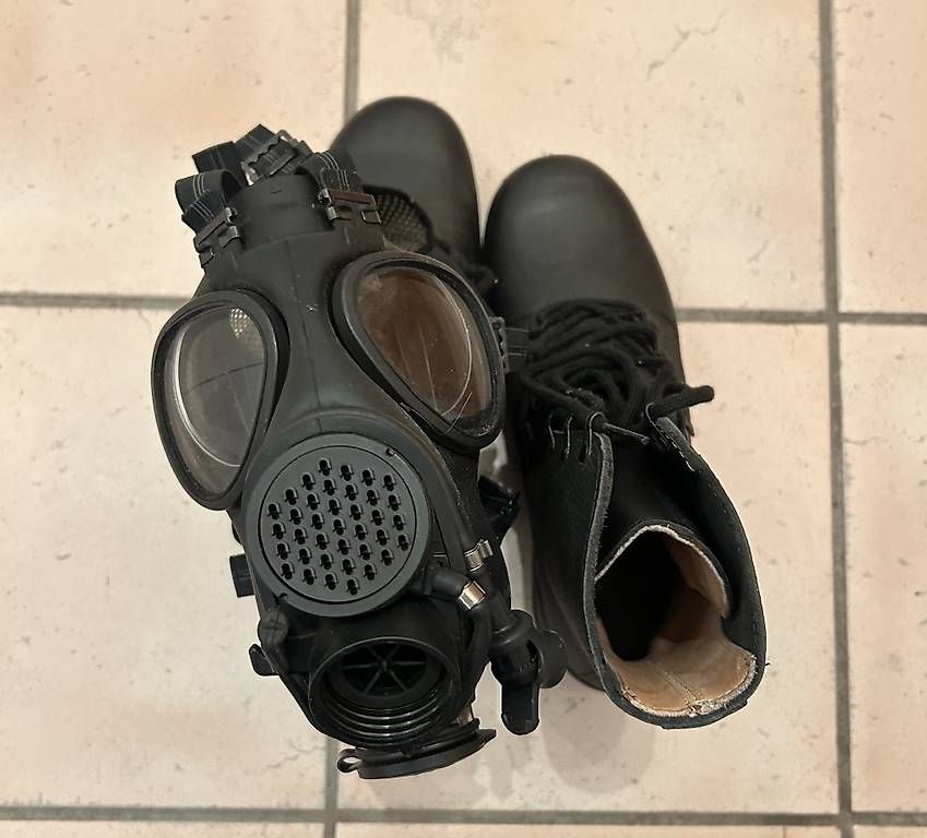 Schweizer Armee Scarpe da uomo: Scarponi Swiss Army original – Usato da Viganello venduto da marasmamarasma 1