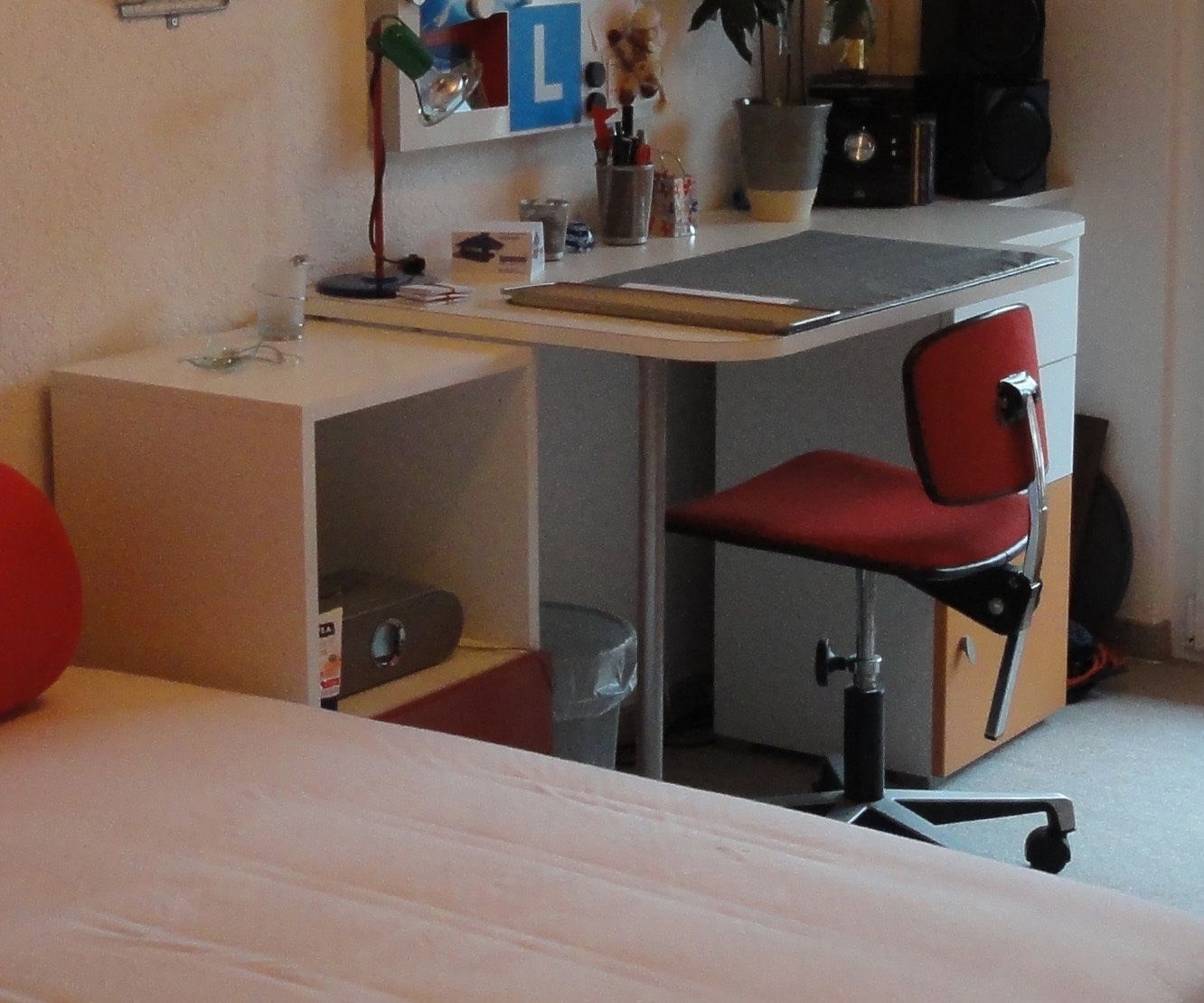 Pfister Armadi: Jugendzimmer ohne Bett – Usato da Aarau venduto da jan_nsz5 5