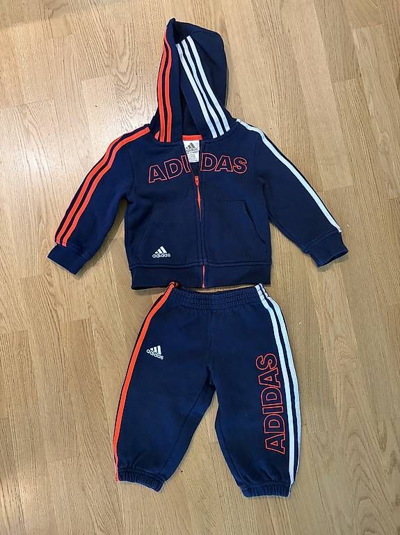 Adidas Lotti di vestiti: Adidas Trainer, Gr 98 Neu! – Nuovo (secondo la descrizione) da Zürich venduto da aqualina77
