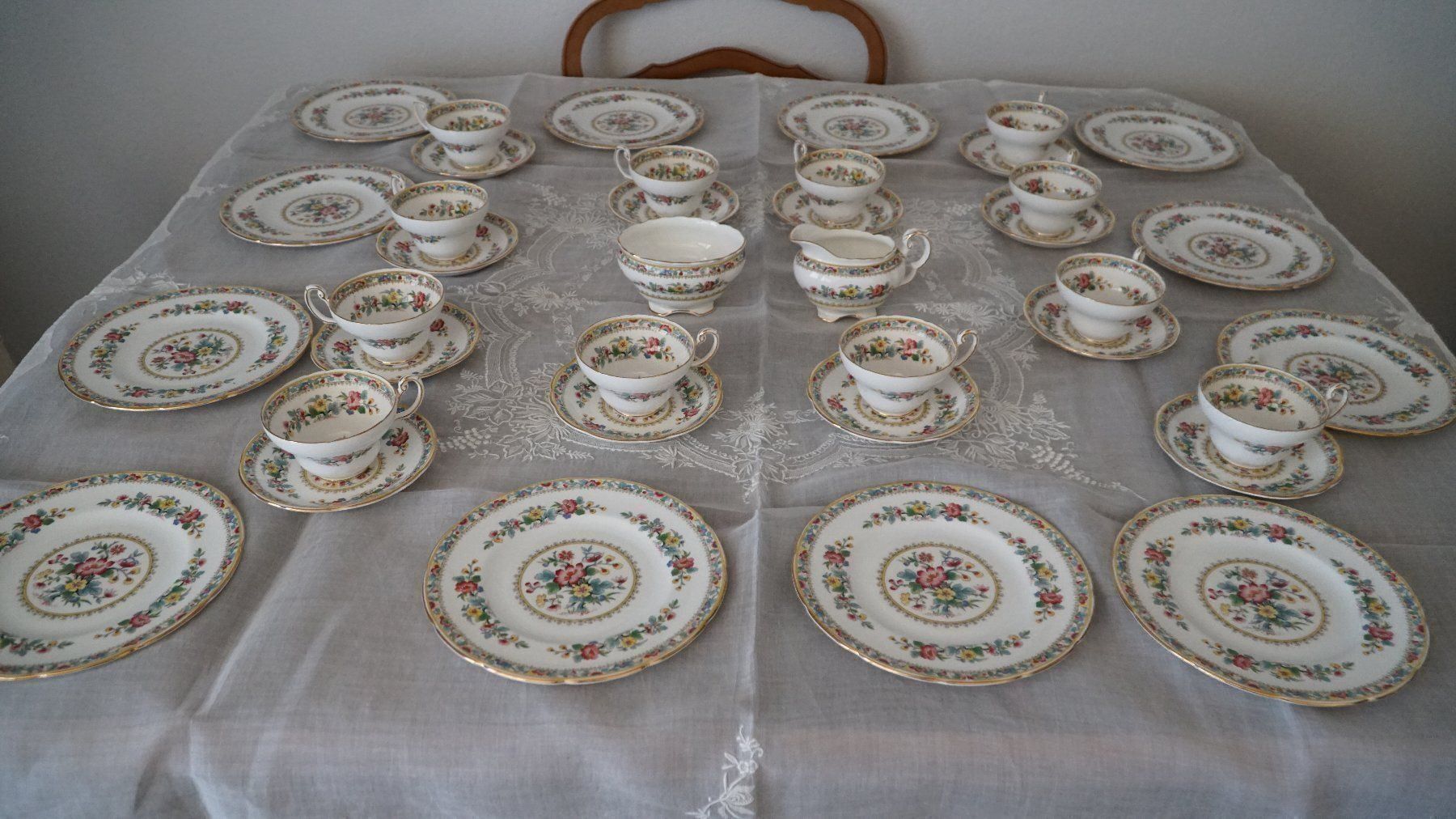Set di piatti: Kaffe/Teeset Ming Rose Goldrand 38 Teile – Usato da Bern venduto da Antikbatik 5