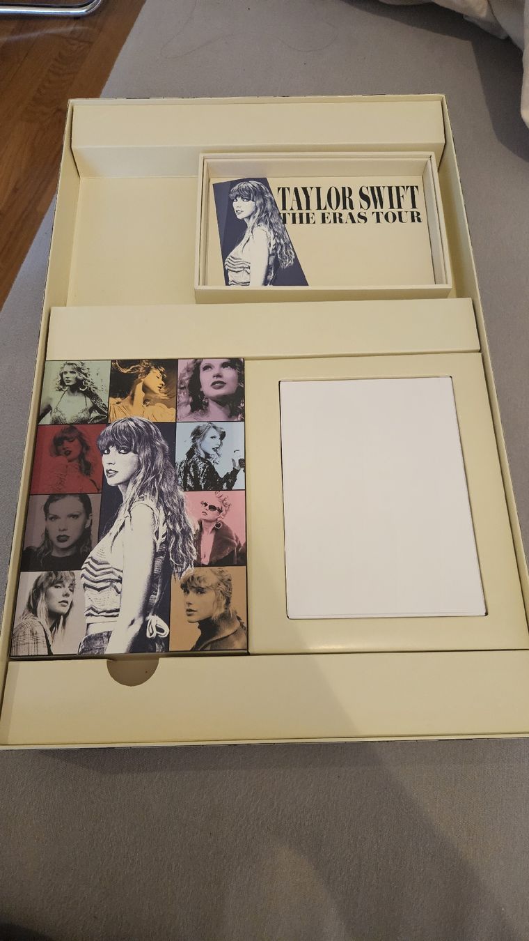 Cartes à collectionner: Taylor Swift Eras Tour Box  – Neuf (Voir description) à Zürich par mad_f9nk 6
