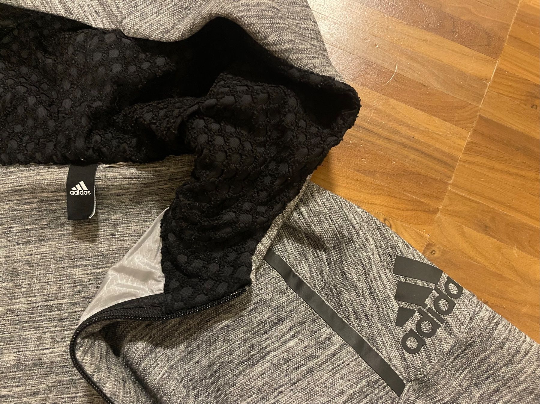 Adidas Jacken: Adidas Trainingjacke, Gr. S – Gebraucht aus Zürich von Medulla 5