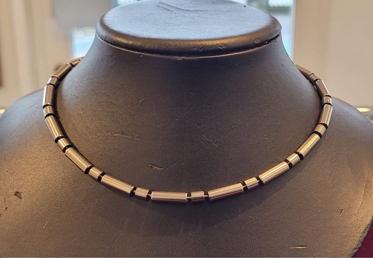 Catenine: Titancollier – Nuovo e nell'imballaggio originale da Münsingen venduto da Goldschmiede_Ambrosi