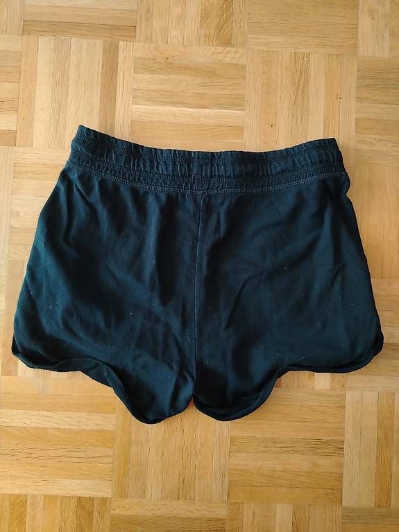 Pantalons: Pantaloncini – Neuf (Voir description) à Davesco-Soragno par Mia_sii 2