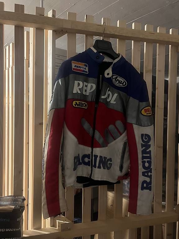 Jacken: Motorrad Lederjacke S – Gebraucht aus Reiden von Derbi50