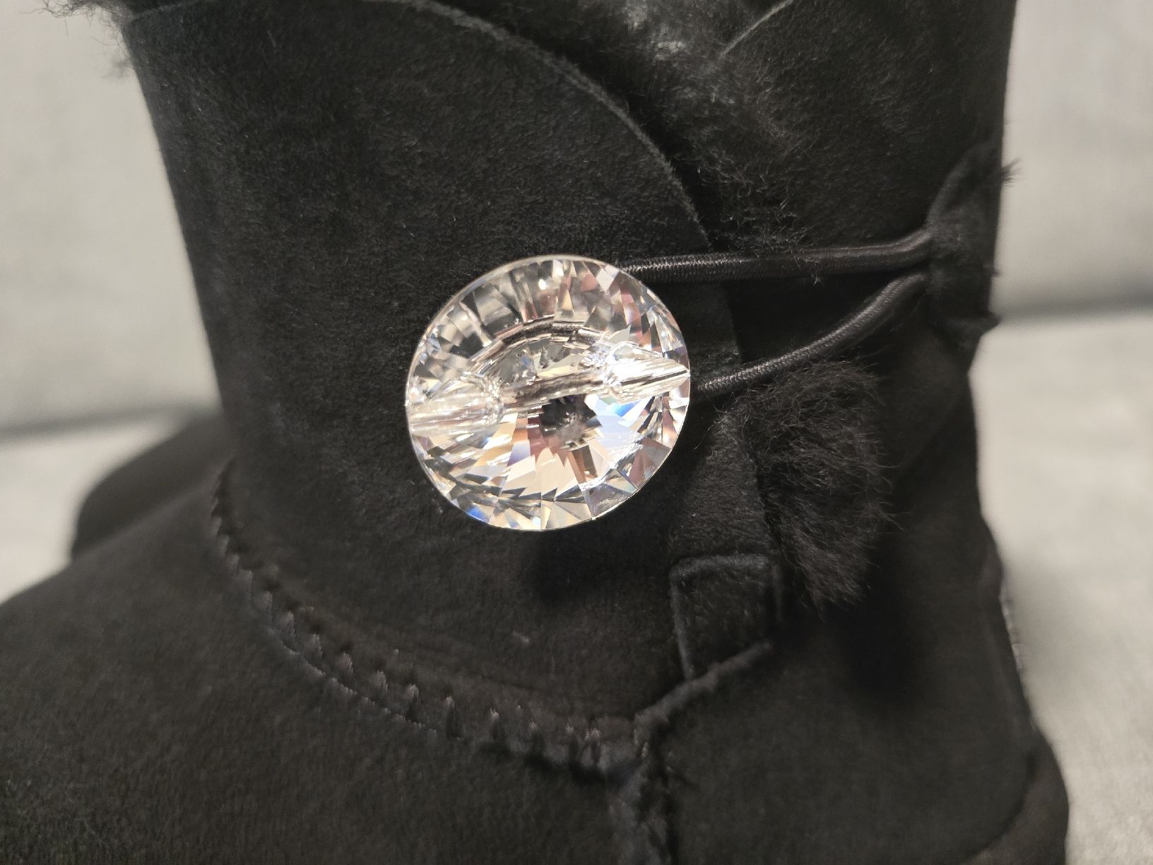 Ugg Chaussures femmes: UGG Damen Winter Boots mit Strass Gr. 36 – D'occasion à Dietikon par Kaska2020 3