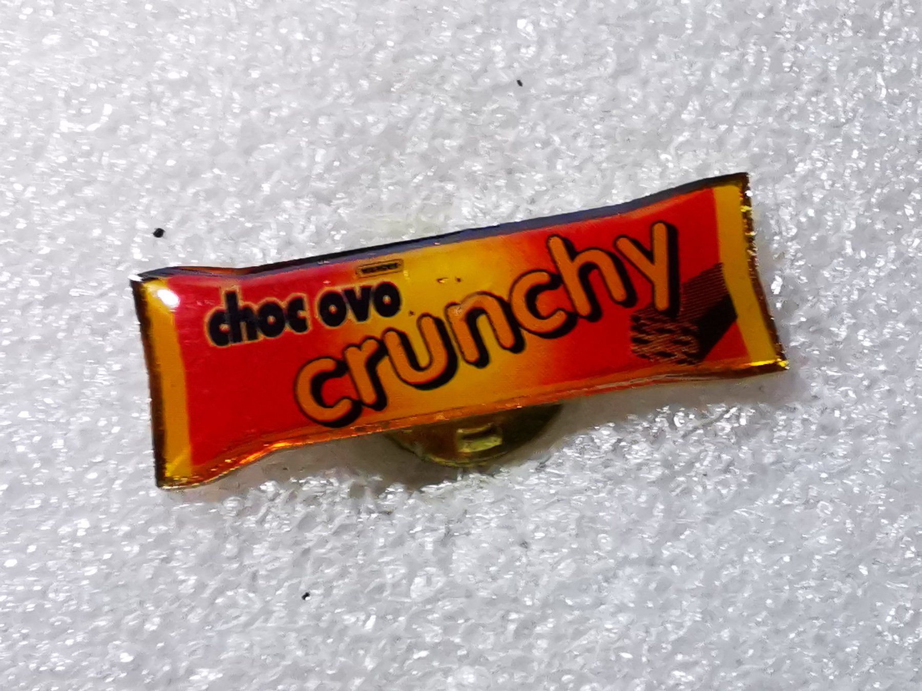 Plaketten & Abzeichen: Ansteckpin 66: Choc Ovo Crunchy – Gebraucht aus Oppligen von Pin-Fall-Shop