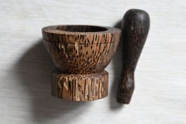 Kokosnussholzmörser mit Stössel