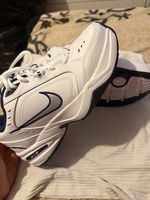 Nike Air Monarch Neu