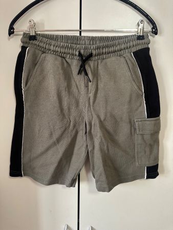 Kinder Shorts C&A Grösse 152 grau guter Zustand