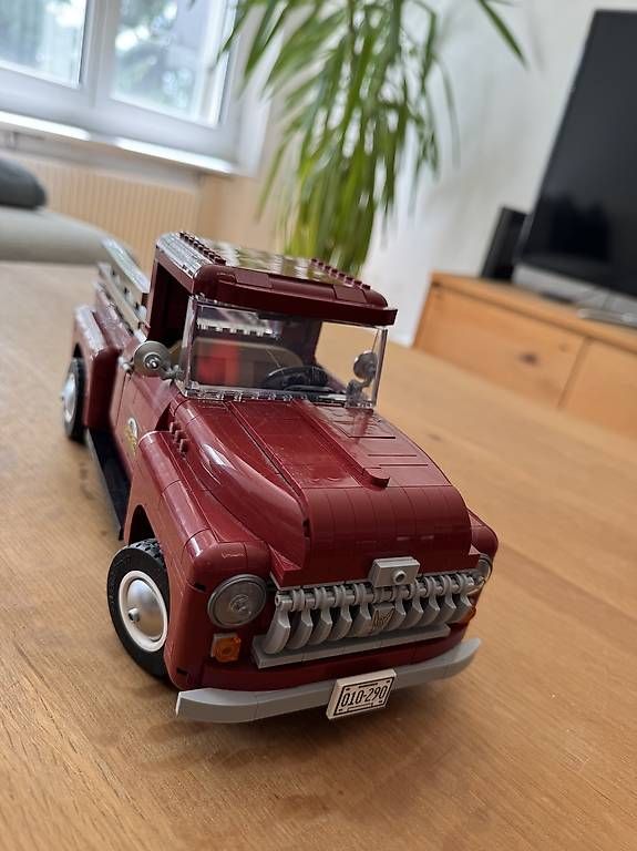 Kit di costruzioni: LEGO Pickup Truck 10290 – Usato da Solothurn venduto da Juliasju 4