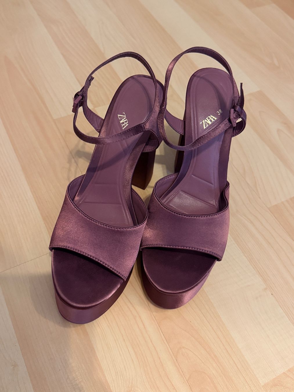 Zara Damenschuhe: Zara High Heels Grösse 38 – Neu und originalverpackt aus Hochdorf von maj_869r