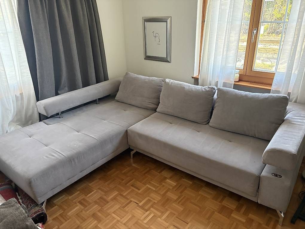 Divani: Bettsofa elektrisch L-förmig – Usato da Uerikon venduto da ghurbaghe