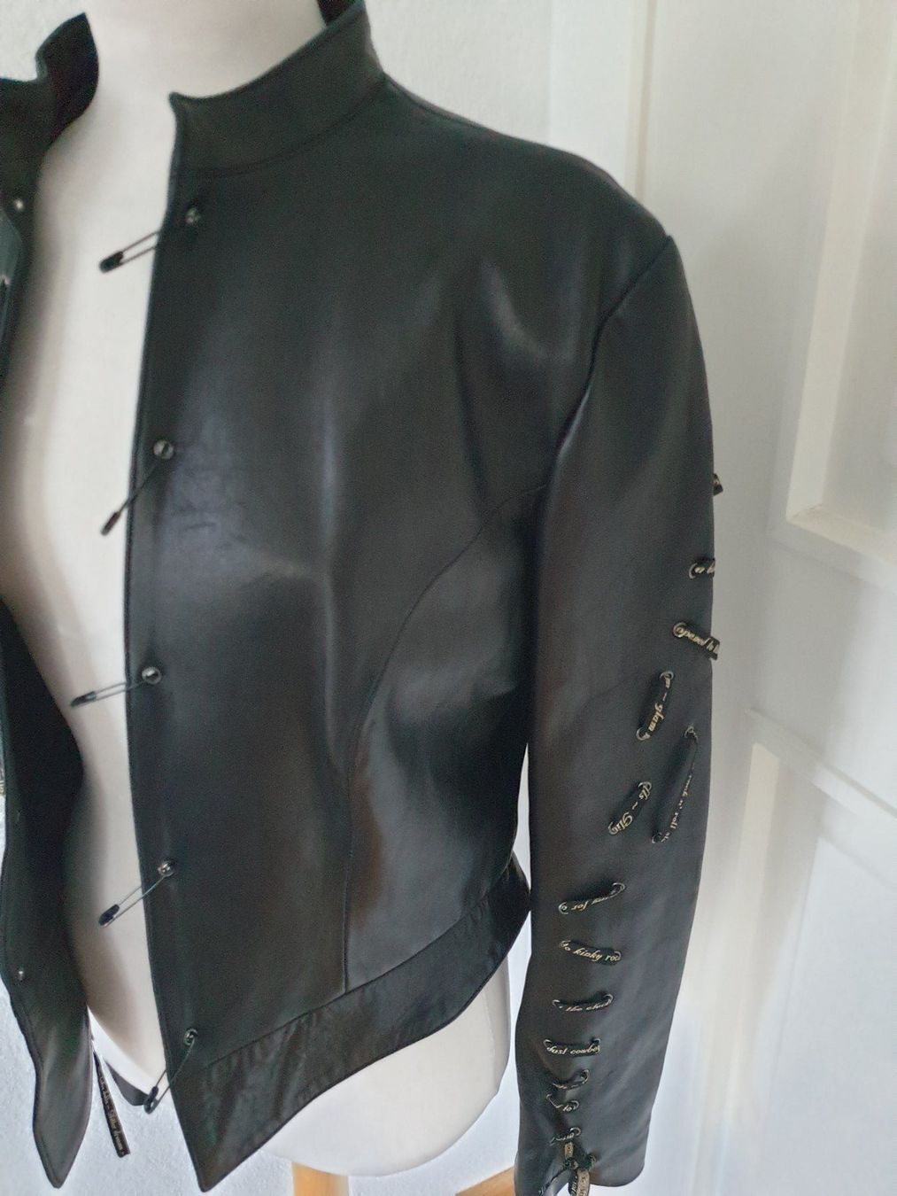 Giacche: John Richmond Hammer Lederjacke Neu Gr. 38 – Nuovo (secondo la descrizione) da Bottmingen venduto da sandy_2 2