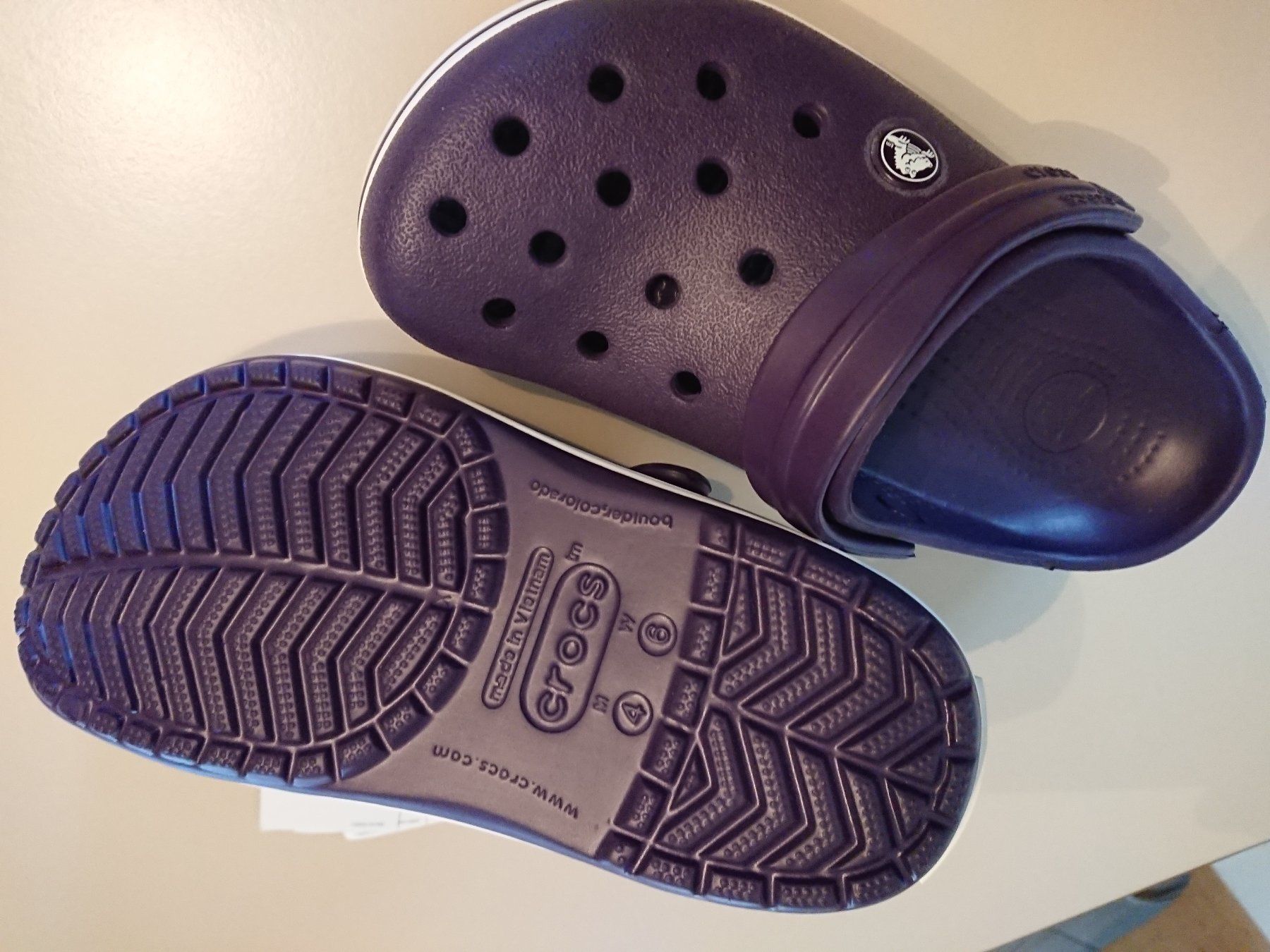 Crocs Scarpe per ragazzi: Crocs violett, Gr. M4/W6, NEU – Nuovo e nell'imballaggio originale da Büren an der Aare venduto da creazioneshop 1