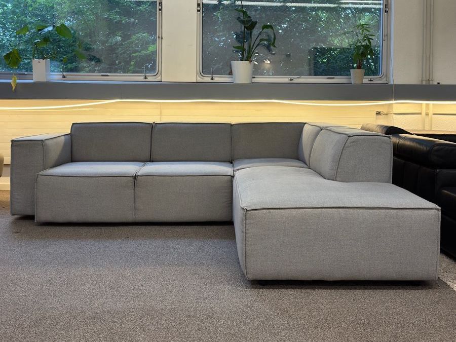 Divani: Ecksofa Hellgrau mit elektro Bettfunktion – Usato da Fehraltorf venduto da Sofalab.swiss